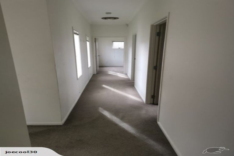 Photo of property in 30 Mulvaney Crescent, Henderson, Auckland, 0612