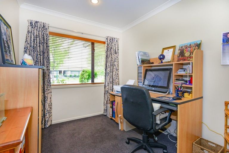 Photo of property in 1 Russell Robertson Drive, Havelock North, 4130