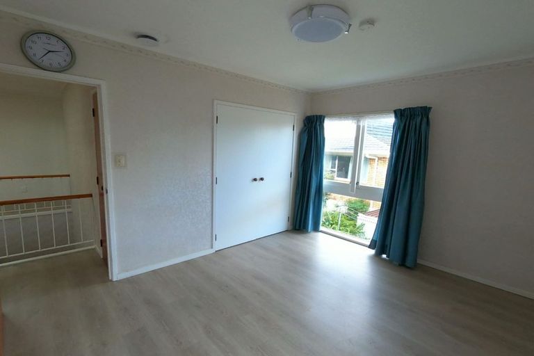 Photo of property in 15 Gretel Place, Hillcrest, Auckland, 0627