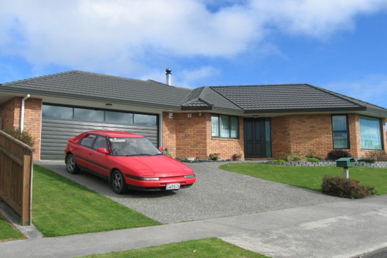 Photo of property in 8 Woodgate Court, Fitzherbert, Palmerston North, 4410