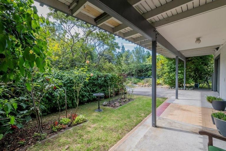 Photo of property in 28 Field Way, Waikanae Beach, Waikanae, 5036