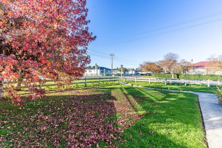 Photo of property in 39 Albert Street, Winton, 9720