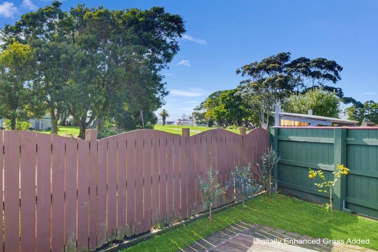 Photo of property in 64 Rhodes Drive, Kelvin Grove, Palmerston North, 4414