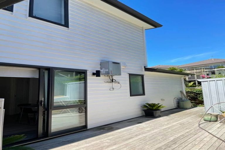 Photo of property in 9 Para Close, Fairview Heights, Auckland, 0632