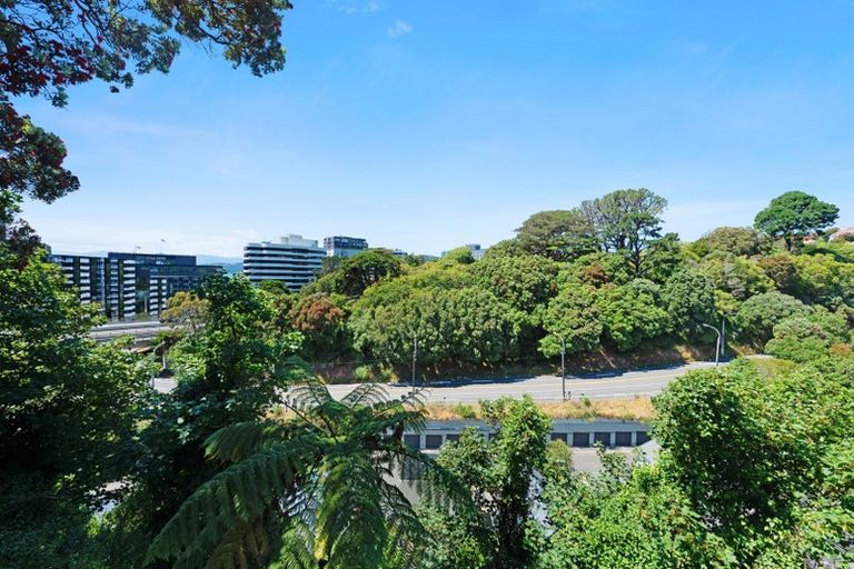 Photo of property in 5/23 Glenbervie Terrace, Thorndon, Wellington, 6011