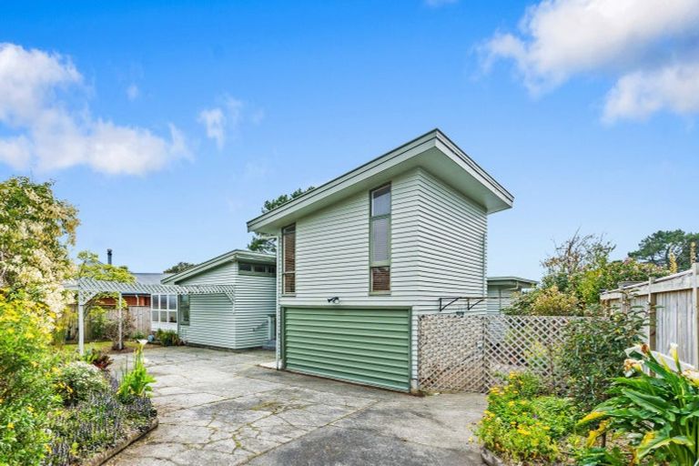 Photo of property in 42 Clifton Terrace, Fitzherbert, Palmerston North, 4410