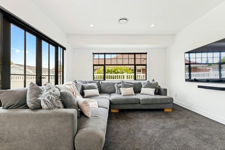 Photo of property in 36 Kahu Road, Fendalton, Christchurch, 8041