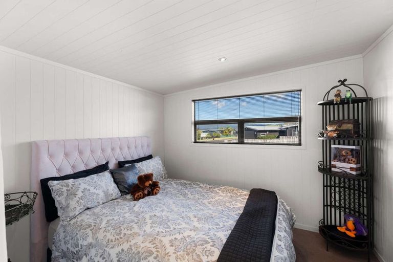 Photo of property in 137 The Fairway, Matarangi, Whitianga, 3592