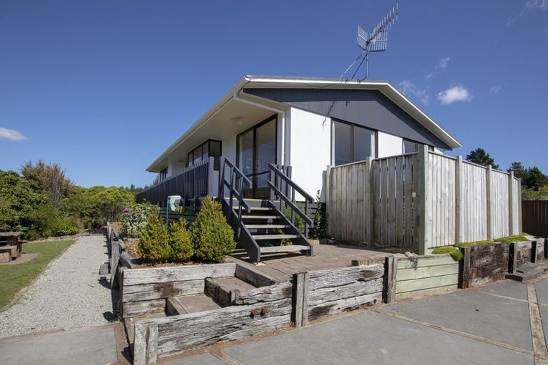 Photo of property in 20 Fenchurch Grove, Stokes Valley, Lower Hutt, 5019