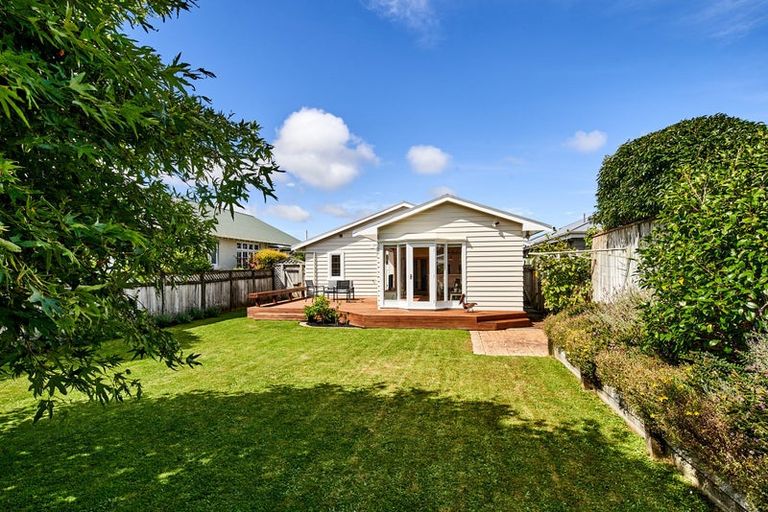 Photo of property in 21 Standen Street, Karori, Wellington, 6012