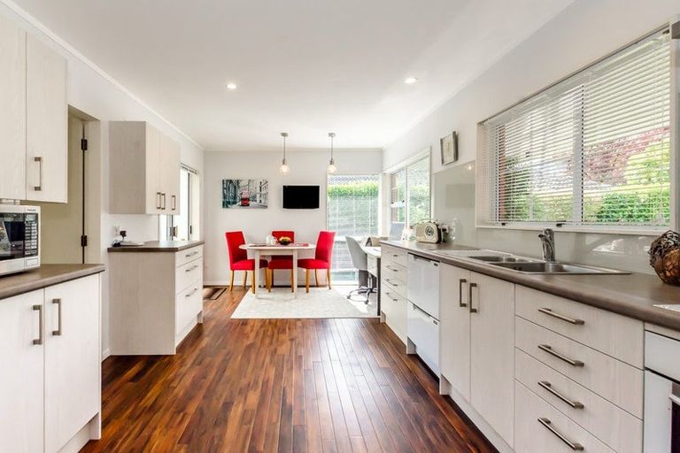 Photo of property in 26 Awanui Drive, Waikanae, 5036