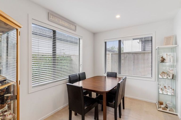 Photo of property in 5 Castlepoint Avenue, Takanini, 2110