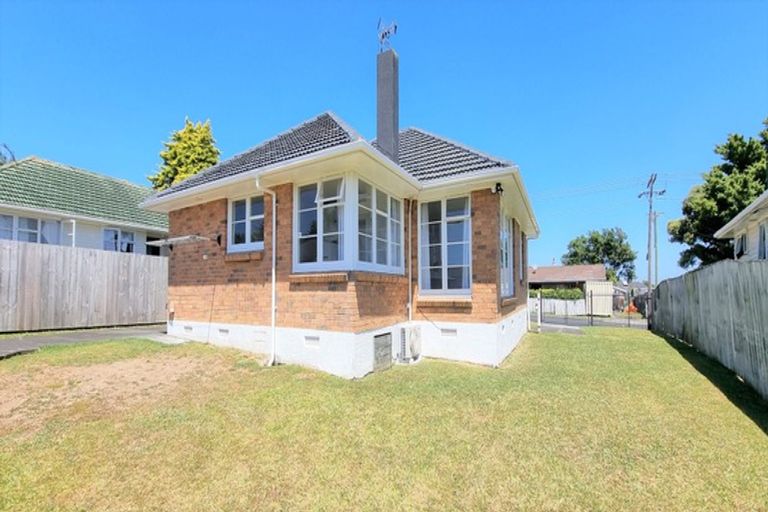 Photo of property in 80 Mcannalley Street, Manurewa East, Auckland, 2102