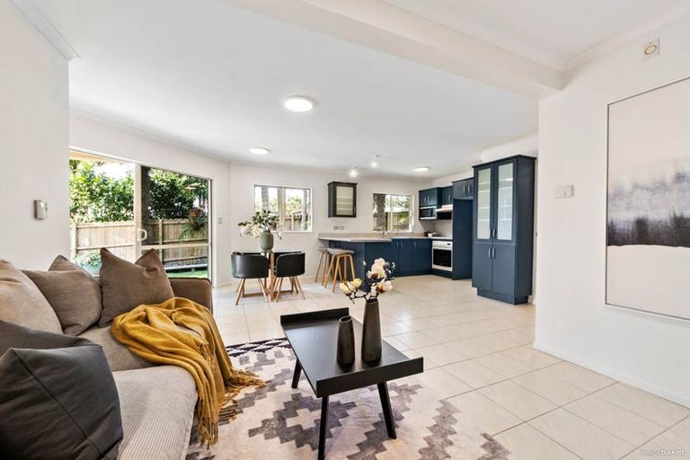 Photo of property in 88c Picasso Drive, West Harbour, Auckland, 0618