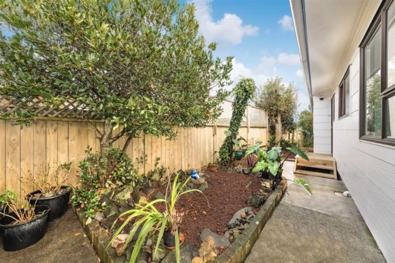Photo of property in 1/25 Clearview Heights, Ranui, Auckland, 0612