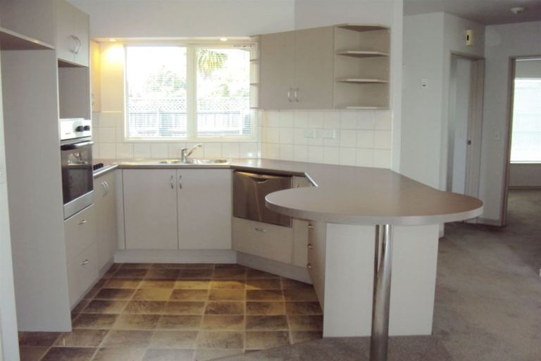 Photo of property in 6 Woodfield Lane, Redwood, Christchurch, 8051