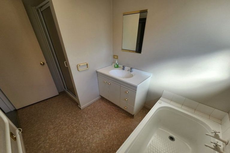 Photo of property in 2/7 Orlando Crescent, Waimairi Beach, Christchurch, 8083