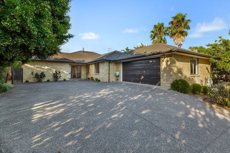 Photo of property in 15 Elliot Street, Riverhead, 0820