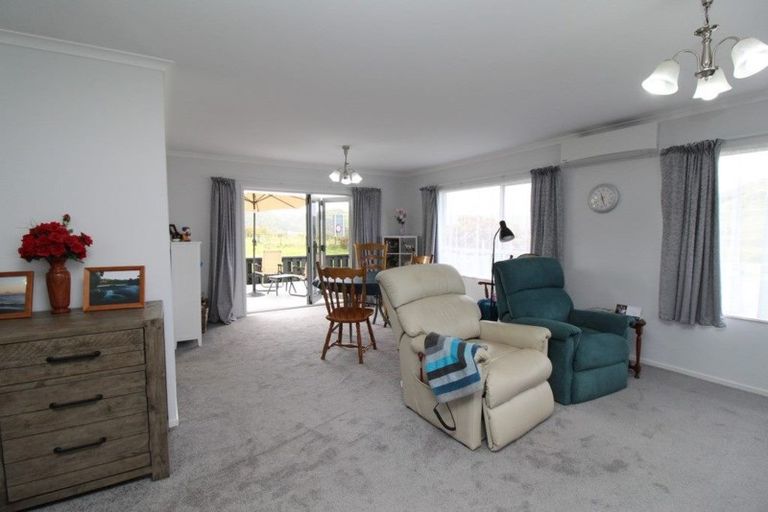 Photo of property in 73 North Street, Mokau, 4376