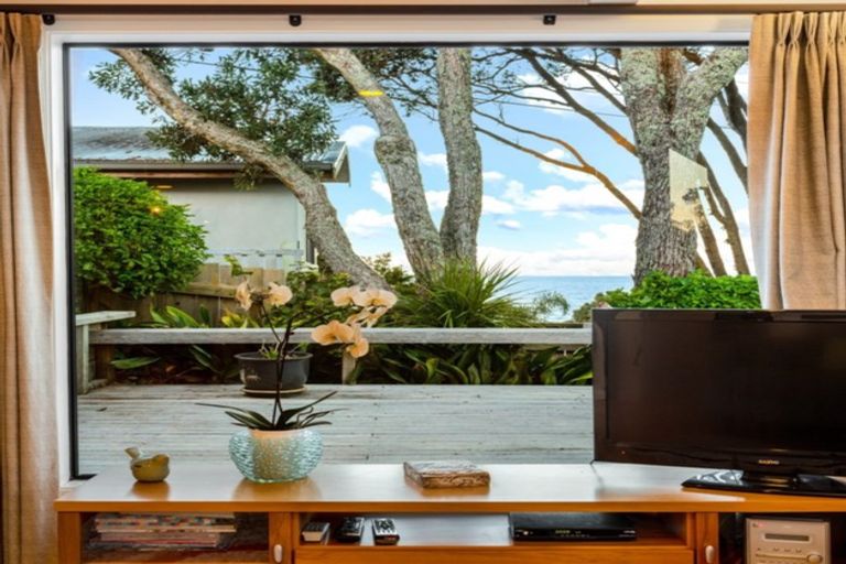 Photo of property in 7a View Road, Campbells Bay, Auckland, 0630