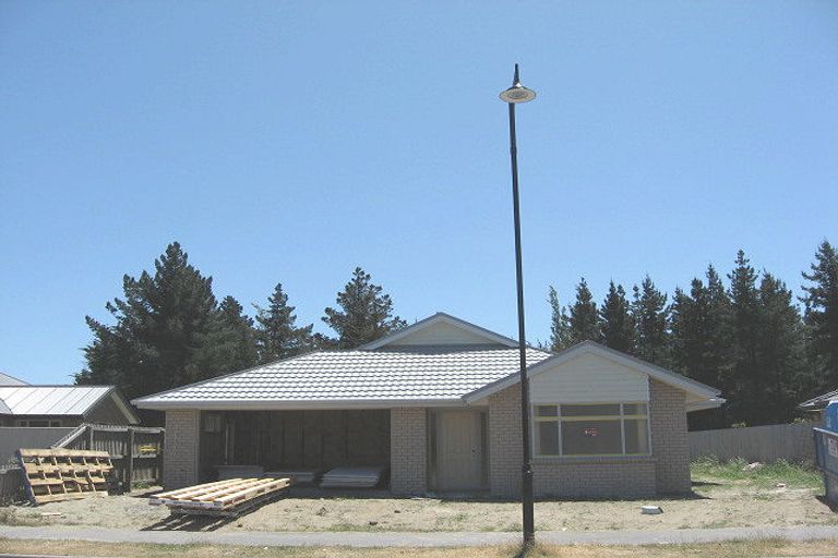 Photo of property in 33 Ruahine Place, Parklands, Christchurch, 8083