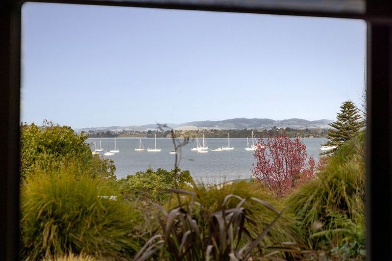 Photo of property in 96 Omokoroa Road, Omokoroa, 3114