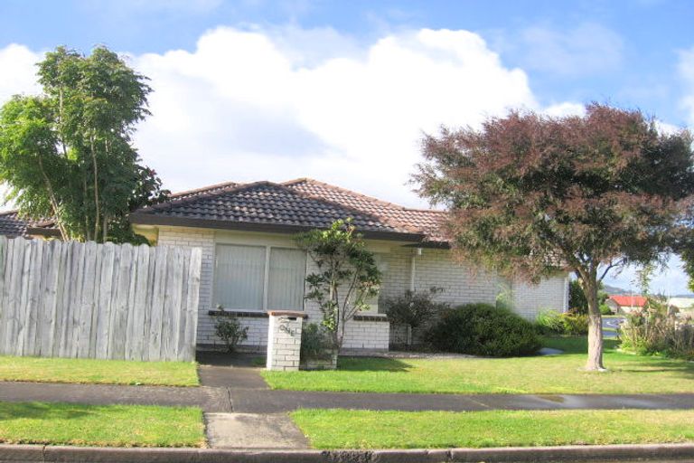 Photo of property in 1 Kalgan Place, Burswood, Auckland, 2013
