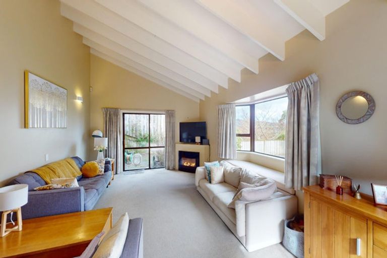 Photo of property in 51 David Crescent, Karori, Wellington, 6012