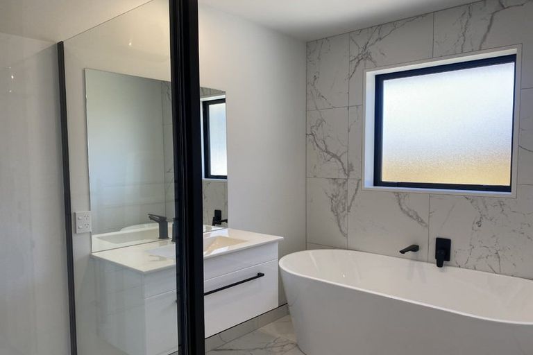 Photo of property in 143 Shillingford Boulevard, Rolleston, 7615