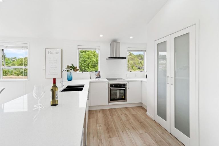 Photo of property in 26 Macnay Way, Murrays Bay, Auckland, 0630