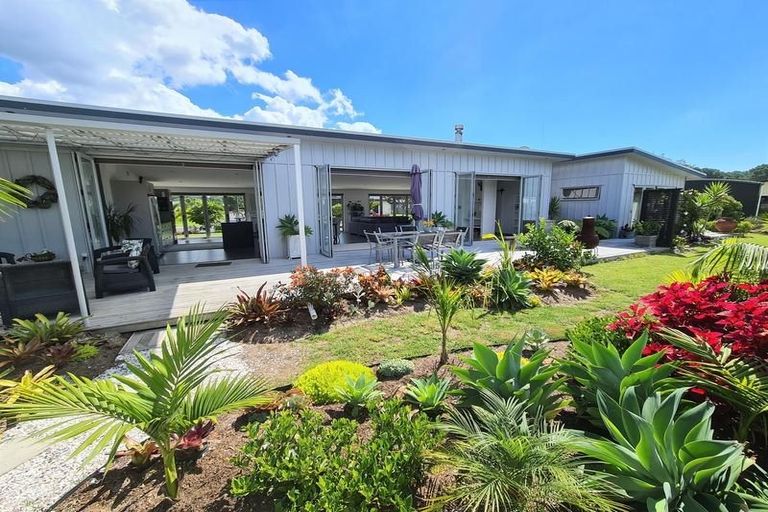 Photo of property in 109 Harbour Drive, Matarangi, Whitianga, 3592