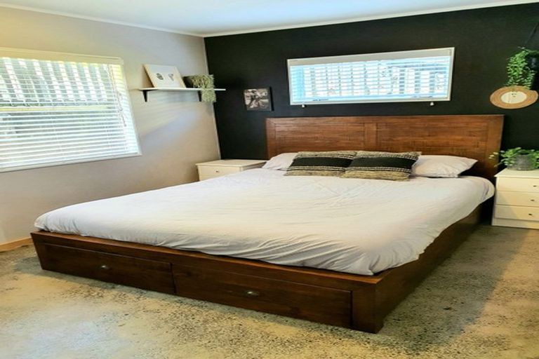 Photo of property in 1/59 Topliss Drive, Northcross, Auckland, 0632