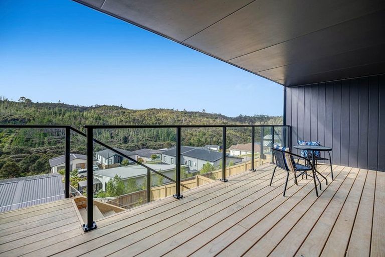 Photo of property in 4/3 Kawau Close, Orewa, 0931
