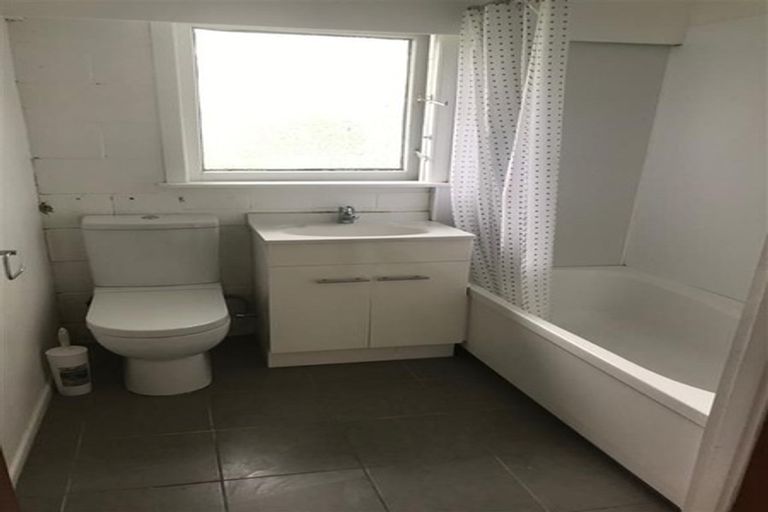 Photo of property in 2/23 Driver Road, Mangere East, Auckland, 2024