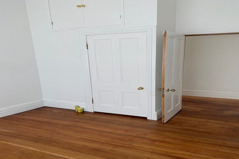 Photo of property in 17 Te Wharepouri Street, Berhampore, Wellington, 6023