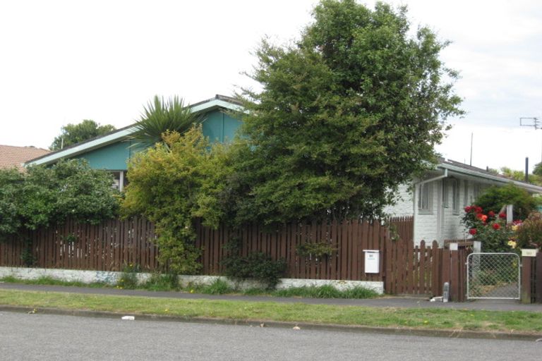 Photo of property in 2/97 Hay Street, Bromley, Christchurch, 8062