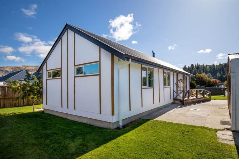 Photo of property in 103 Waenga Drive, Cromwell, 9310