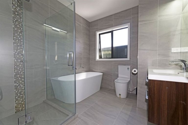 Photo of property in 20 Kuawa Drive, Kumeu, 0810