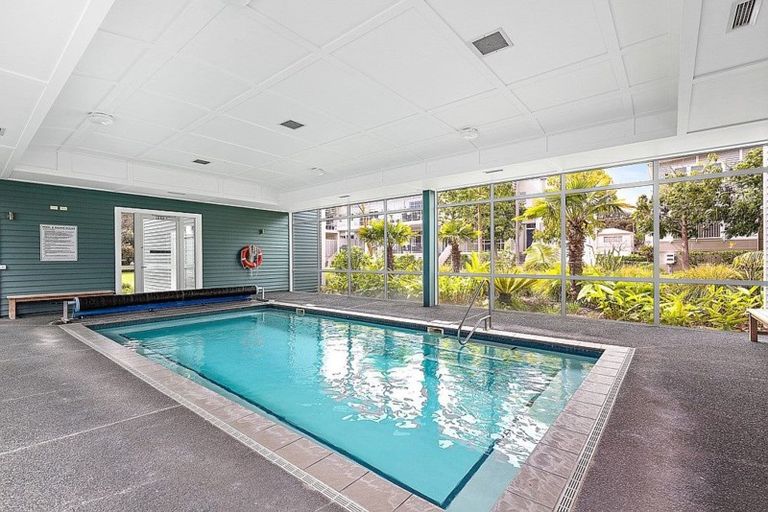 Photo of property in 1 Kensington Drive, Orewa, 0931