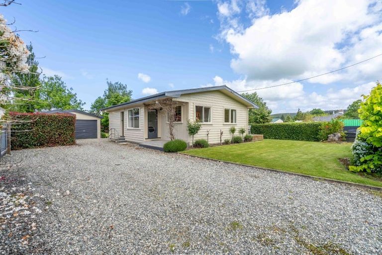 Photo of property in 42 Newburn Street, Waikaia, 9778