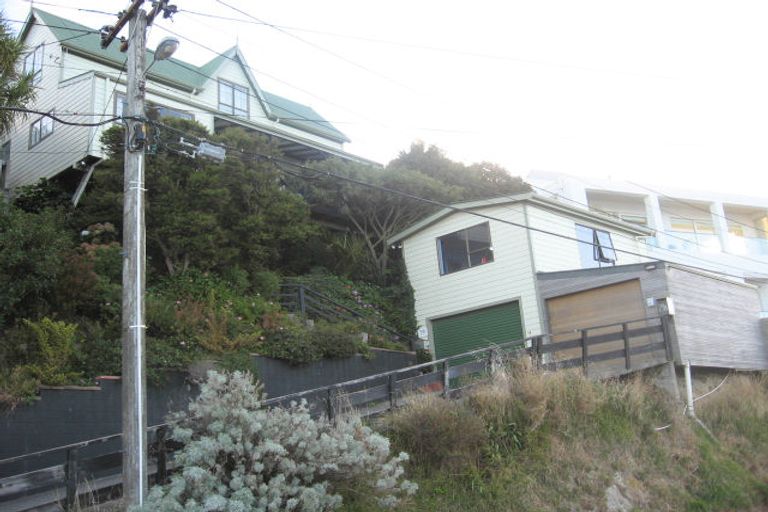 Photo of property in 79 Seatoun Heights Road, Seatoun, Wellington, 6022
