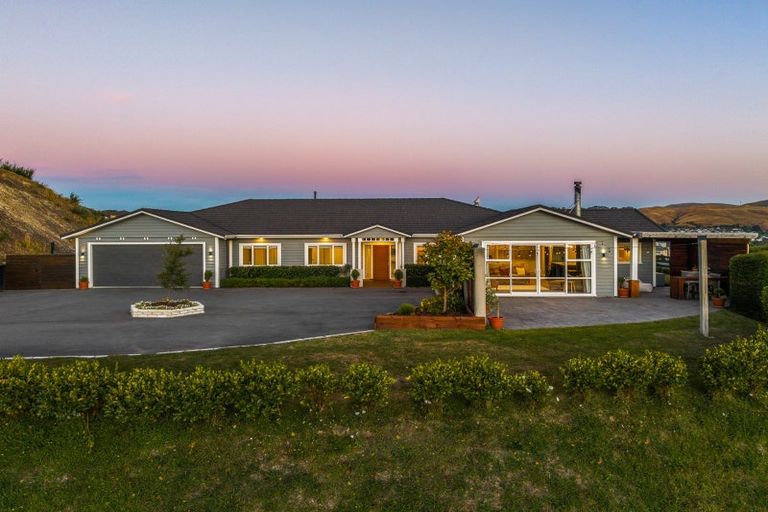 Photo of property in 9 Baxters Rise, Aotea, Porirua, 5024