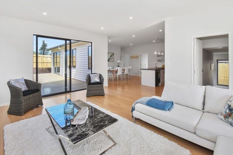 Photo of property in 13 Huahua Crescent, Papakura, 2110