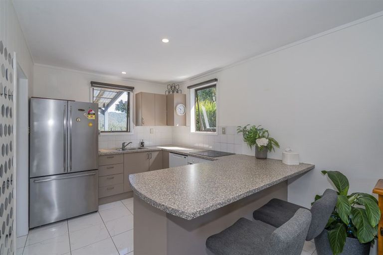 Photo of property in 2 Ridge Road, Tairua, 3508