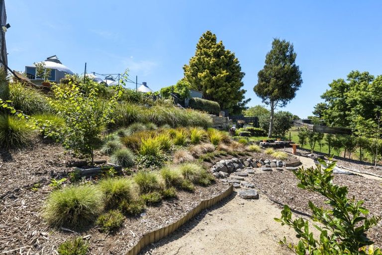 Photo of property in 17 Chartwell Drive, Eltham, 4322