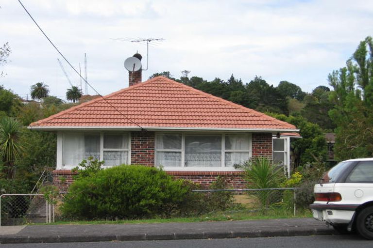 Photo of property in 130 Godley Road, Green Bay, Auckland, 0604