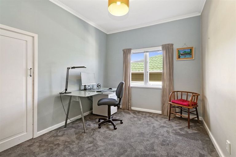 Photo of property in 32 Cavendish Square, Strathmore Park, Wellington, 6022