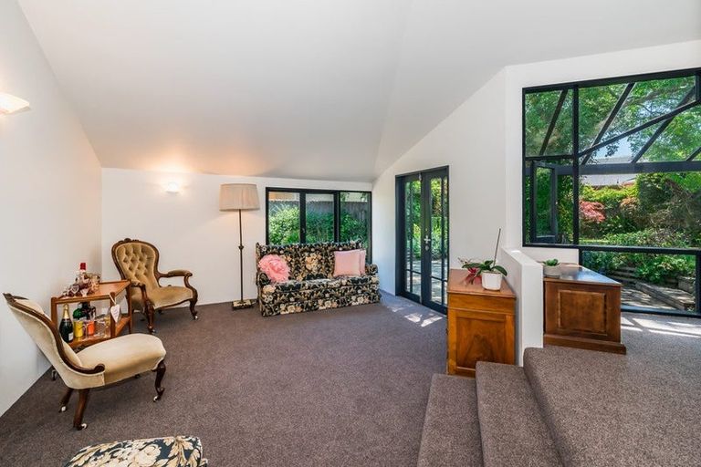 Photo of property in 11 Walnut Grove, Waikanae, 5036