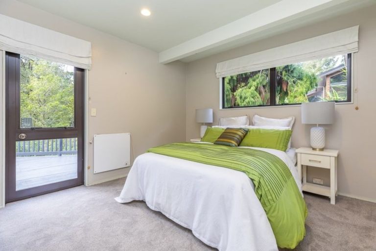 Photo of property in 16 Homewood Place, Chatswood, Auckland, 0626