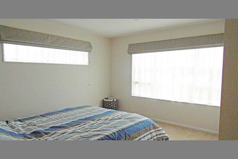 Photo of property in 26 Craigs Way, Hobsonville, Auckland, 0616